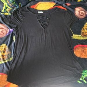 Maurices Black Asymmetrical Cut Out Short Sleeve T-Shirt